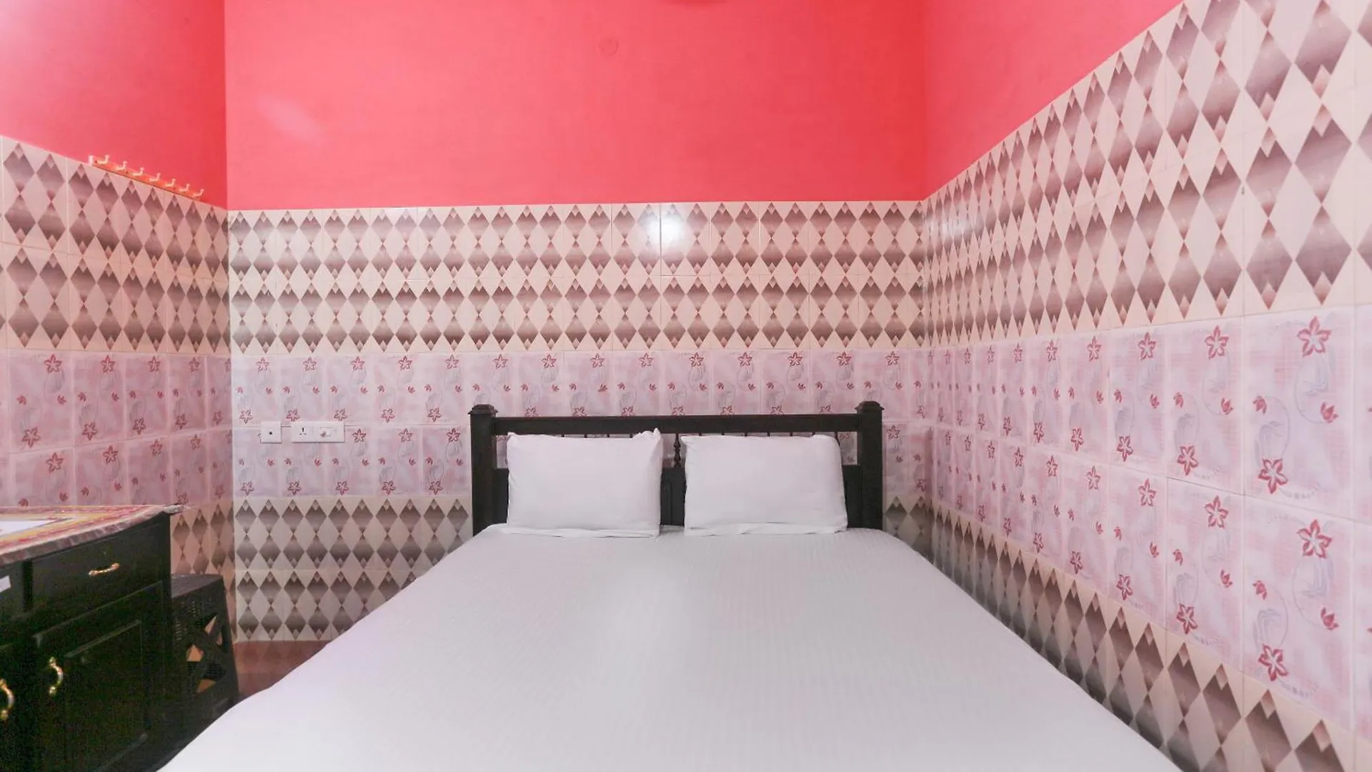 Hotel O Sree Bhadra Tourist Home Kollam
