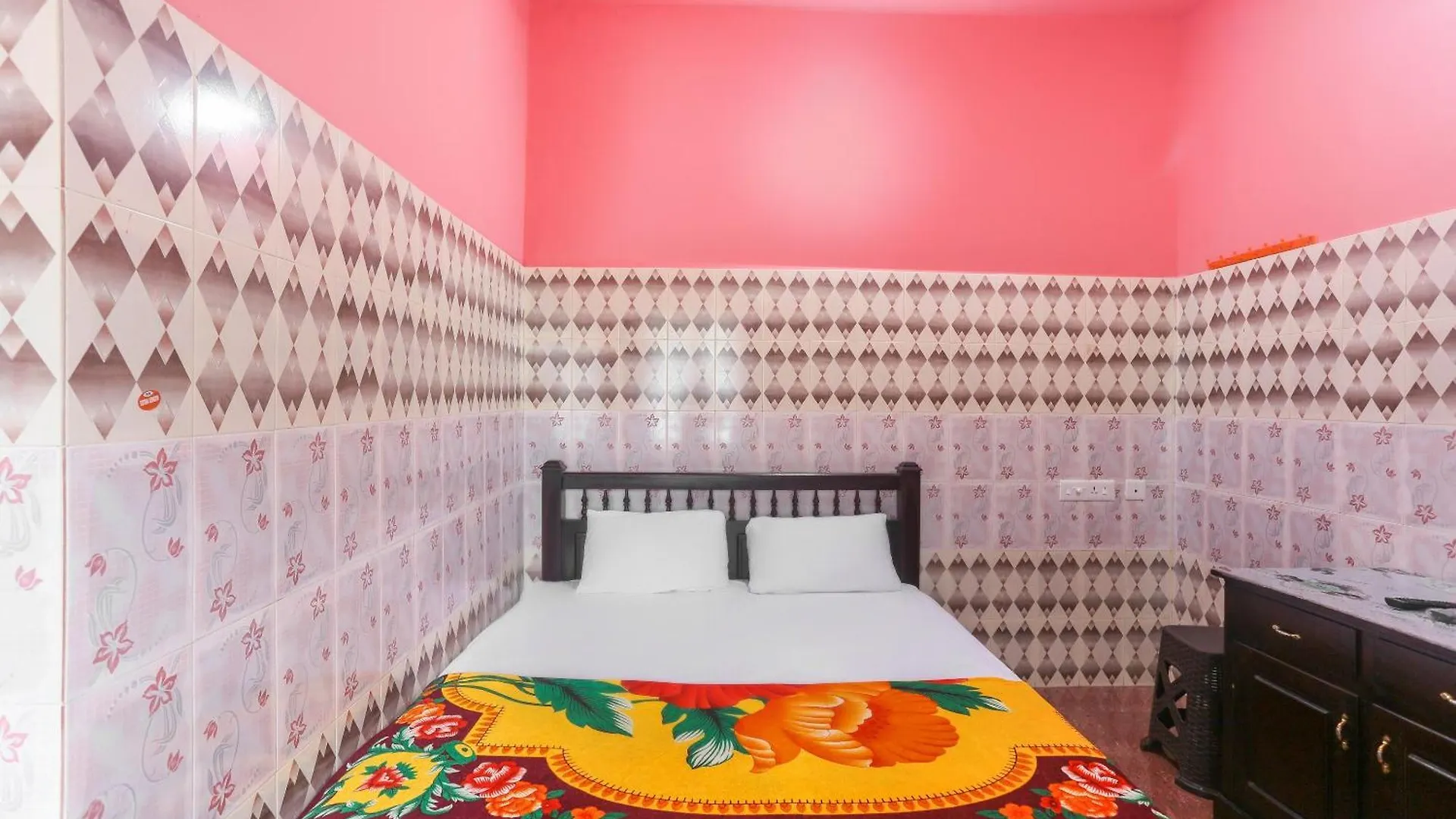 Hotel O Sree Bhadra Tourist Home Kollam